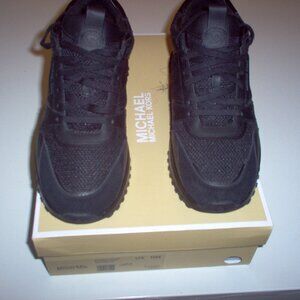 Michaels Kors Monroe Trainer black